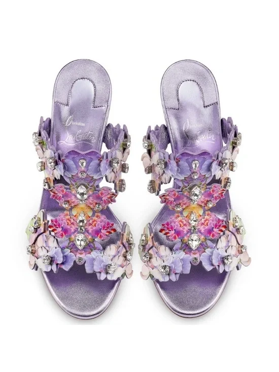 Christian Louboutin Flora
85mm crystal accent wedding heels RETAIL 2,995 - Picture 2 of 13